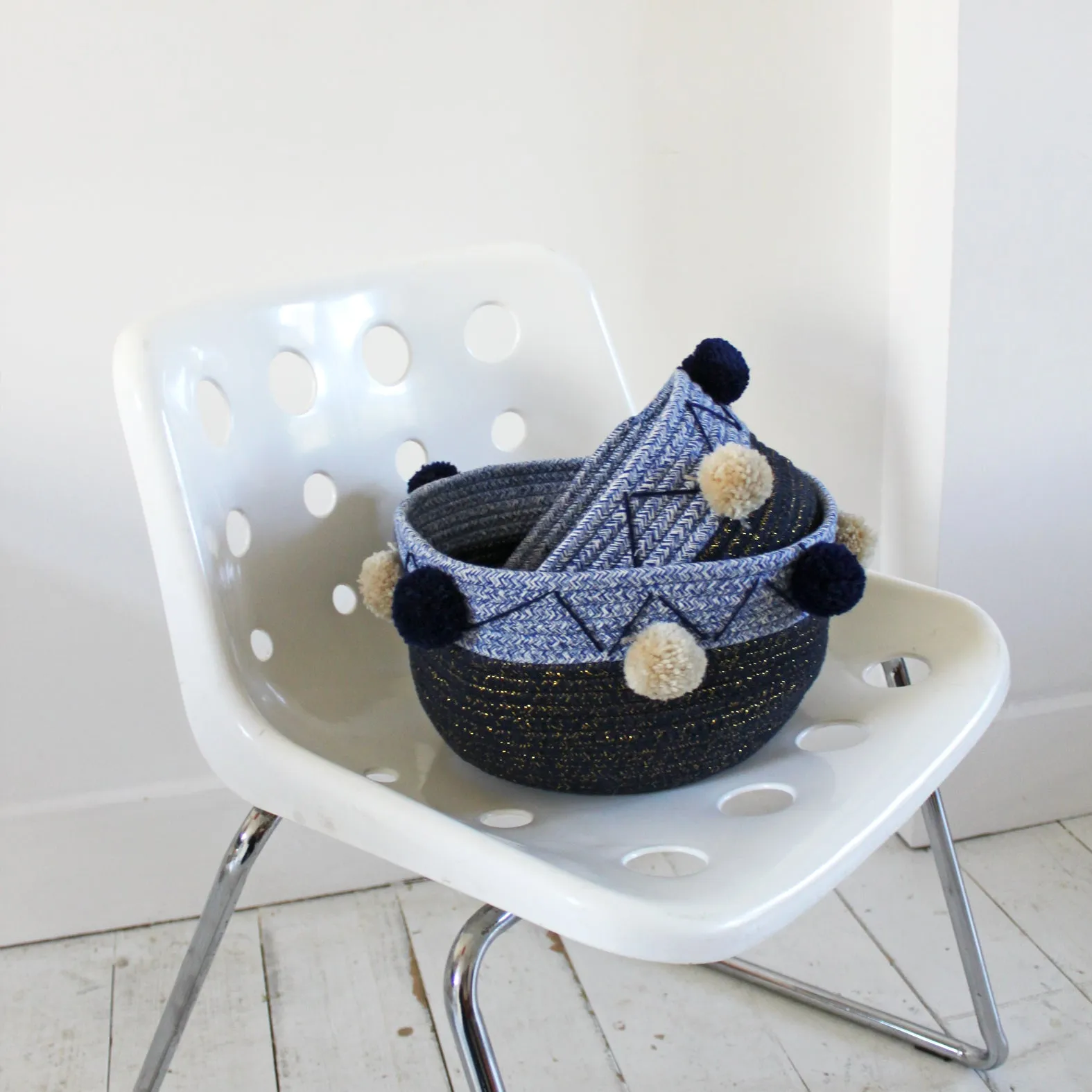 Set Of 2 Navy Rope Baskets