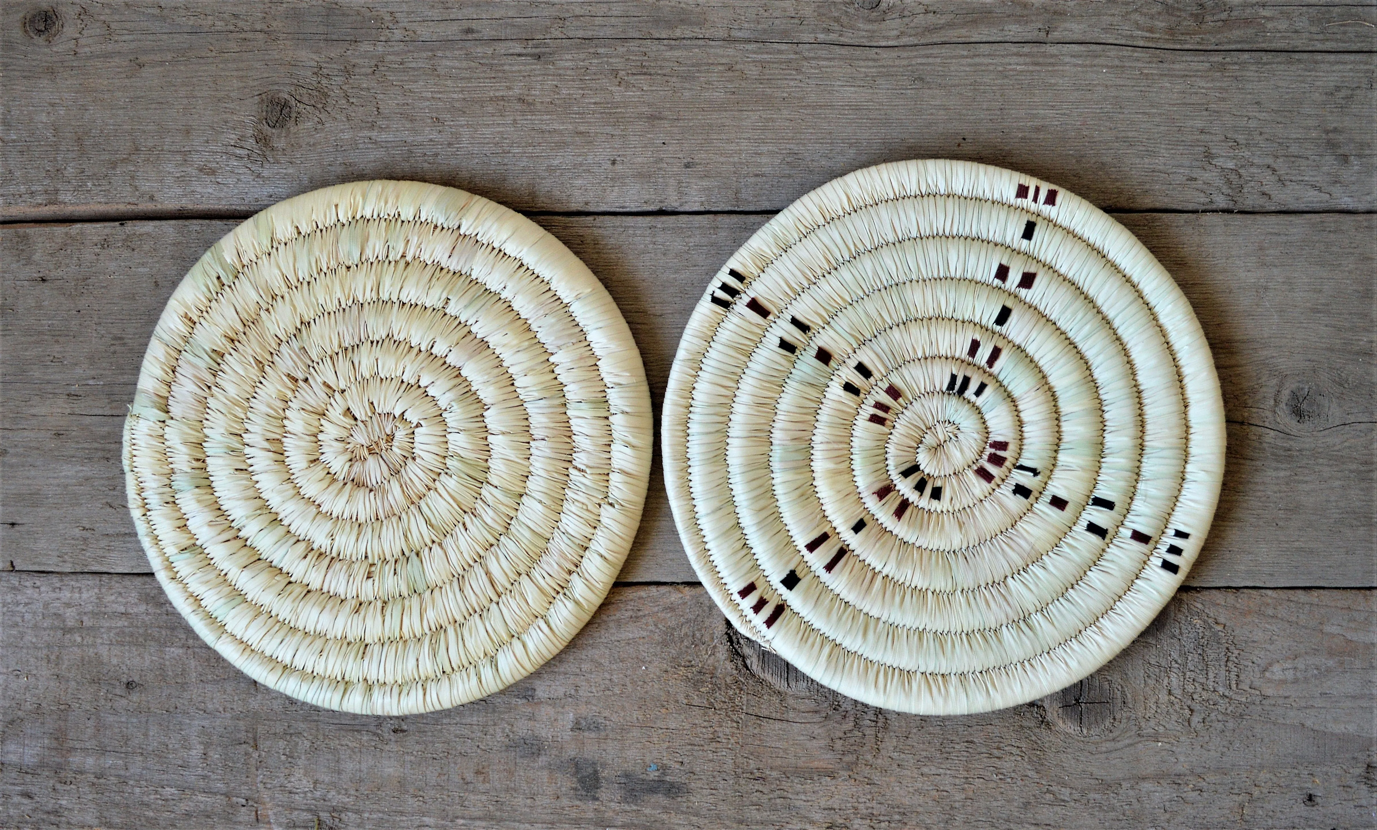 Woven retro trivet, Palm wicker